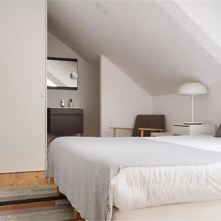 Mezzanine In The Center * 波尔图